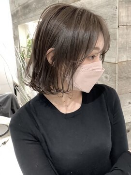 オリンテ バイ レシッド 表参道(orente by rcid) ヘルシースタイル斜めバング ミディアムレイヤー グレーベージュ