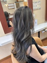 パルティール(Partir)&nbsp;髪に動きと透明感を。自然に馴染むハイライト