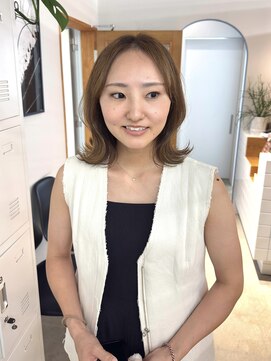 ミーナ バイ アーバン(Meena by urban.) 【Meenaハザマ】髪質がやわらかく見える☆外ハネくびれショート