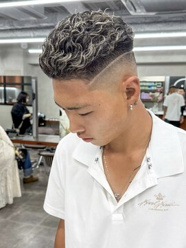 ニコ トウキョウ ロジック(nico TOKYO Logic) スキンフェードスパイキーショートパーマ短髪刈り上げ