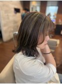柔らかな毛流れで魅せる顔周りレイヤーミディ