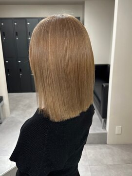 ベレーザ 渋谷(BELEZA) 7267ミルクティーアッシュハイトーンカラー韓国切りっぱなしボブ