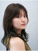 横顔も綺麗に見せるレイヤーカット