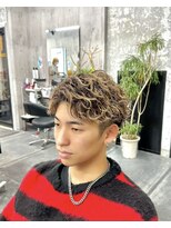 コワファースト長崎シャンプーボーイ 2nd(COIFF1RST 長崎 SHAMPOO BOY)&nbsp;刈り上げマッシュメンズカットスパイラルパーマフェザーパーマ