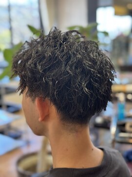 メンズユニットピーエムフォー 長町南店(UNIT PM4) 16時から23jまで営業中!! カット最終受付10時!!