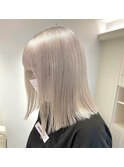 14479ホワイトブロンドアッシュインナーカラーハイトーンボブ