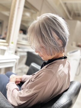 ジーレ(jiire) 白髪活かしバレイヤージュホワイトブロンド