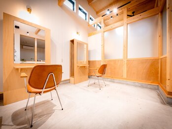 シンプルアンド(simple&)の写真/【半個室のプライベートサロン】ナチュラルな雰囲気と居心地が良く落ち着いた空間で癒しのサロンタイムを☆