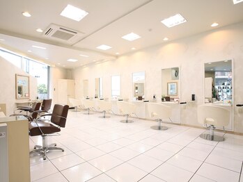 イグレックジャポン 上野毛店(YJAPON)の写真/【上野毛駅から徒歩3分＆駐車場2台完備で通いやすさも抜群】女性スタッフが多いので相談がしやすい♪