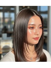 【こだわり4】全てのデザインの土台となるオーダーメイド髪質改善。触れたくなる、シルクのような艶髪へ