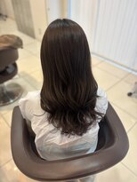 ロハスバイケンジ(LOHAS by KENJE)&nbsp;暗めカラーでも柔らかく見える♪ロングのコテ巻き風パーマ