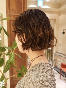 オアシスアヴェダ ザ・ペニンシュラ東京(OASIS AVEDA) #20代30代パーマボブウェーブゆるふわニュアンスハードクルクル
