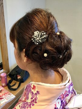 小さな美容室 ハナ(hana) 少し下目の流行りのオシャレにアップstyle♪