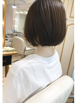 ネオリーブ チロル 横浜西口店(Neolive CiroL.) 丸みボブ　アッシュブラウン　ナチュスト　酸熱