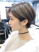 ハイライト耳かけショート