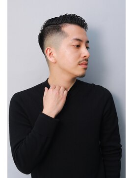 エヌドットバーバー ヒロオ(N.BARBER HIROO) フェードカット サイドパート ハードパート 【広尾】<理容室>