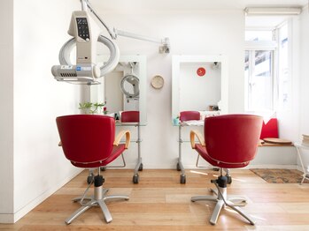 美容室 ココ(COCO)の写真/完全予約制の地域密着型サロン★笑顔が溢れる空間で、ゆったりとした時間を過ごせるのが魅力♪