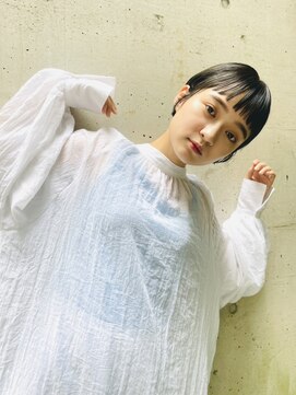 スリーエヌ(NNN) オン眉ショート