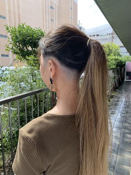 アイズ 海老名(AIZU) フェードカット　スキンフェード　フェード女子