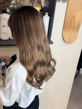 ブルーアンドカンパニー(BLUE&Co.) ハイライトベージュ☆