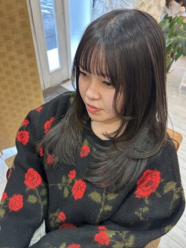 グランディール(Grandir) レイヤーカット 透明感オリーブ