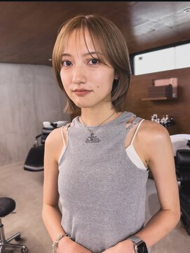 シキ 渋谷(siki) ベージュカラー/ブリーチなしダブルカラー/赤 み消し/渋谷/原宿