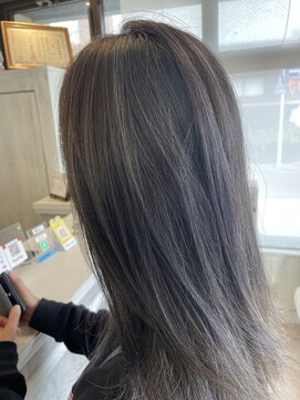 ヘアアンドメイク アリス(hair&make ALICE produce by COLT) ロング ハイライト アッシュグレー