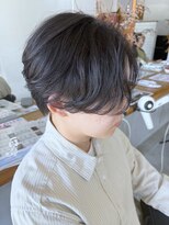 アトリエ ジジ(atelier ZiZi)&nbsp;抜け感たっぷり　暗髪センターパートショート