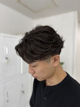トイロ(toiro) 今が旬のフェザーパーマ！