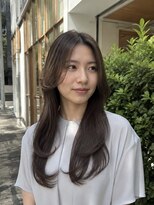 クシェル バイ リリア(kuschel by LILIA.)&nbsp;艶と動きのロングレイヤー