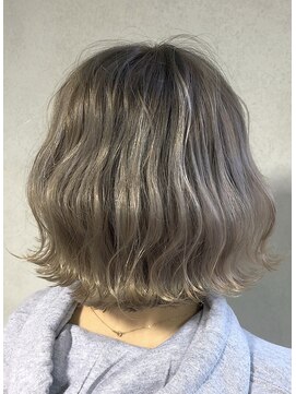 ヴァーブ(VAAB) ホワイトベージュ