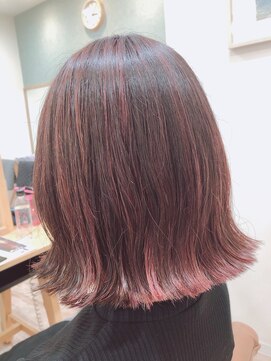 ビューティーパーク ヒロミ(Beauty Park 163) 赤系の外ハネ切りっぱなしボブ