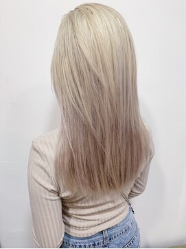 オルタ(OLTA) ホワイトブロンドヘア【ブリーチ/インナーカラー】