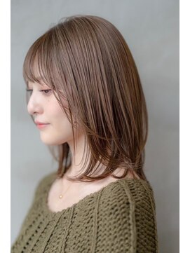 メゾンバイハバナ(maison by HAVANA) 大人かわいいフェザーバングカーキグレージュミディアムウルフ