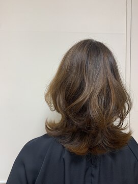 ユニックス UNIX 蕨店 大人可愛い外ハネウルフスタイル