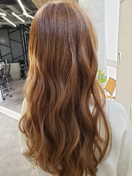 ラフランクリー(la frankly) 20代30代/大人かわいい/透明感ショート/レイヤースタイル