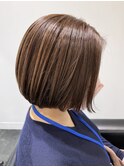 人気の白髪ぼかしハイライトやわらかボブ