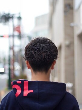 キングスマントーキョー 府中店(KINGSMAN TOKYO) ツーブロックマッシュ/波巻き/ハイライト/束感<理容室><府中駅>