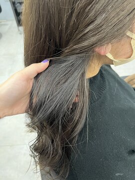 アオアクア バイ グルグル 小岩店(ao akua by GULGUL) バレにくいグレーイヤリングカラー