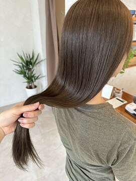 イルプロム 御厨店(illuprom.) アッシュ