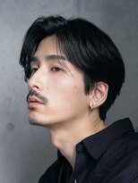 センターパート毛流れニュアンスパーマコンマヘアガイルヘア黒髪