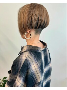 モリオ(morio) ◯ツーブロック前下がりショート