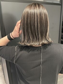 アンダーバーホワイト 泉佐野店(_WHITE)の写真/【泉佐野/駐車場有】愛されナチュラルカラー～透明感◎のハイトーンまで、カラーなら_WHITEにお任せ！