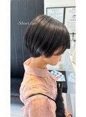 透け感ブラック×ショートスタイル