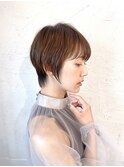タイトなシルエットがポイントなショート