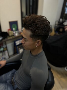 リヴ ヘアワークス(LiVE HAIR WORKS) クリフパーマ