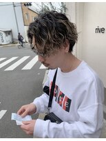 リヴゴーシュ(rive gauche)&nbsp;メンズセンターパートスパイラルパーマ