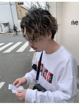 リヴゴーシュ(rive gauche) メンズセンターパートスパイラルパーマ