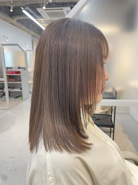 シダ(sida SAIIN) 20代30代顔まわりレイヤー