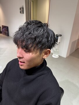 イズ(iss) 波巻きパーマ